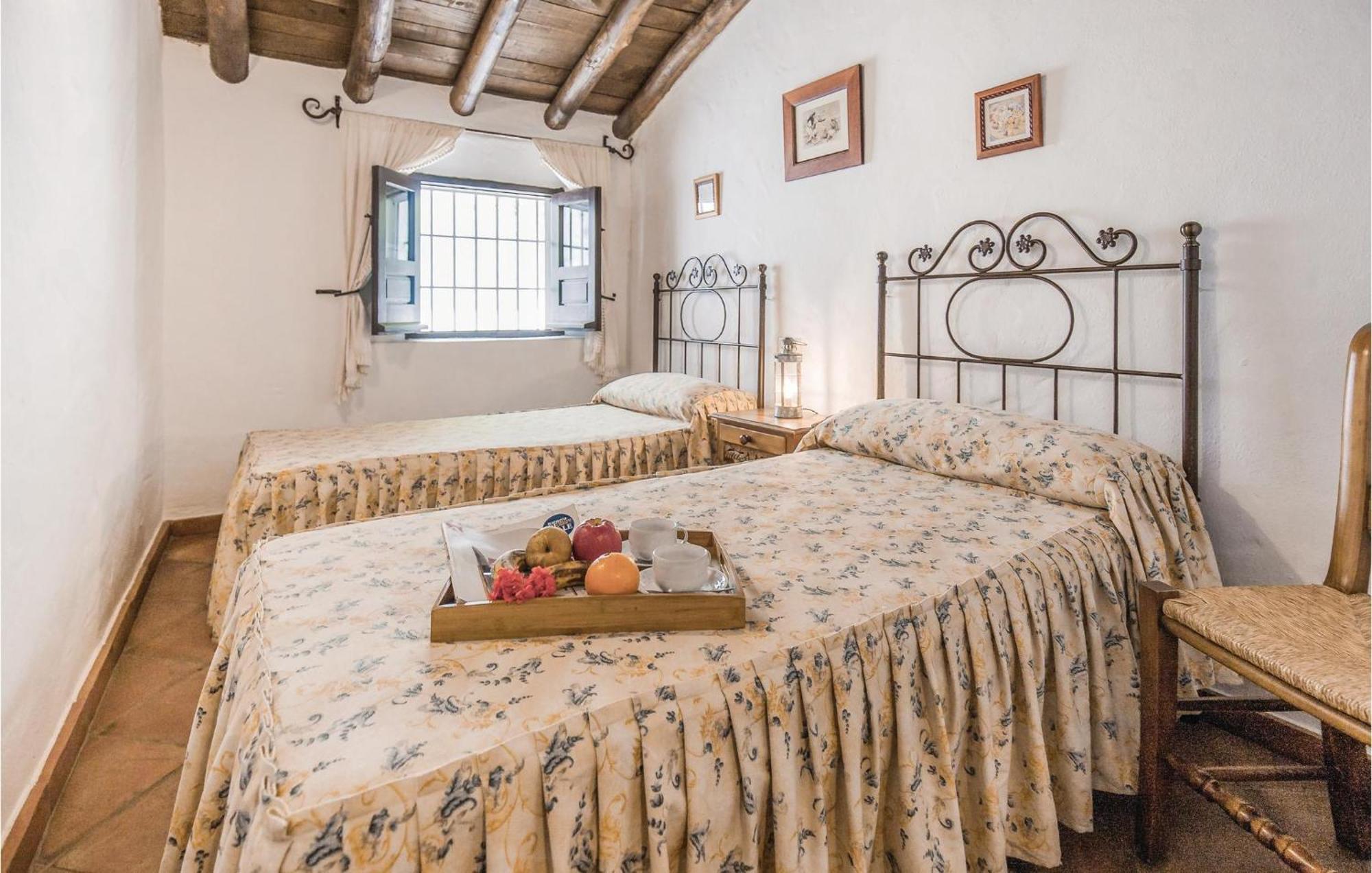Cozy Home In Zahara De La Sierra With Kitchen Dış mekan fotoğraf