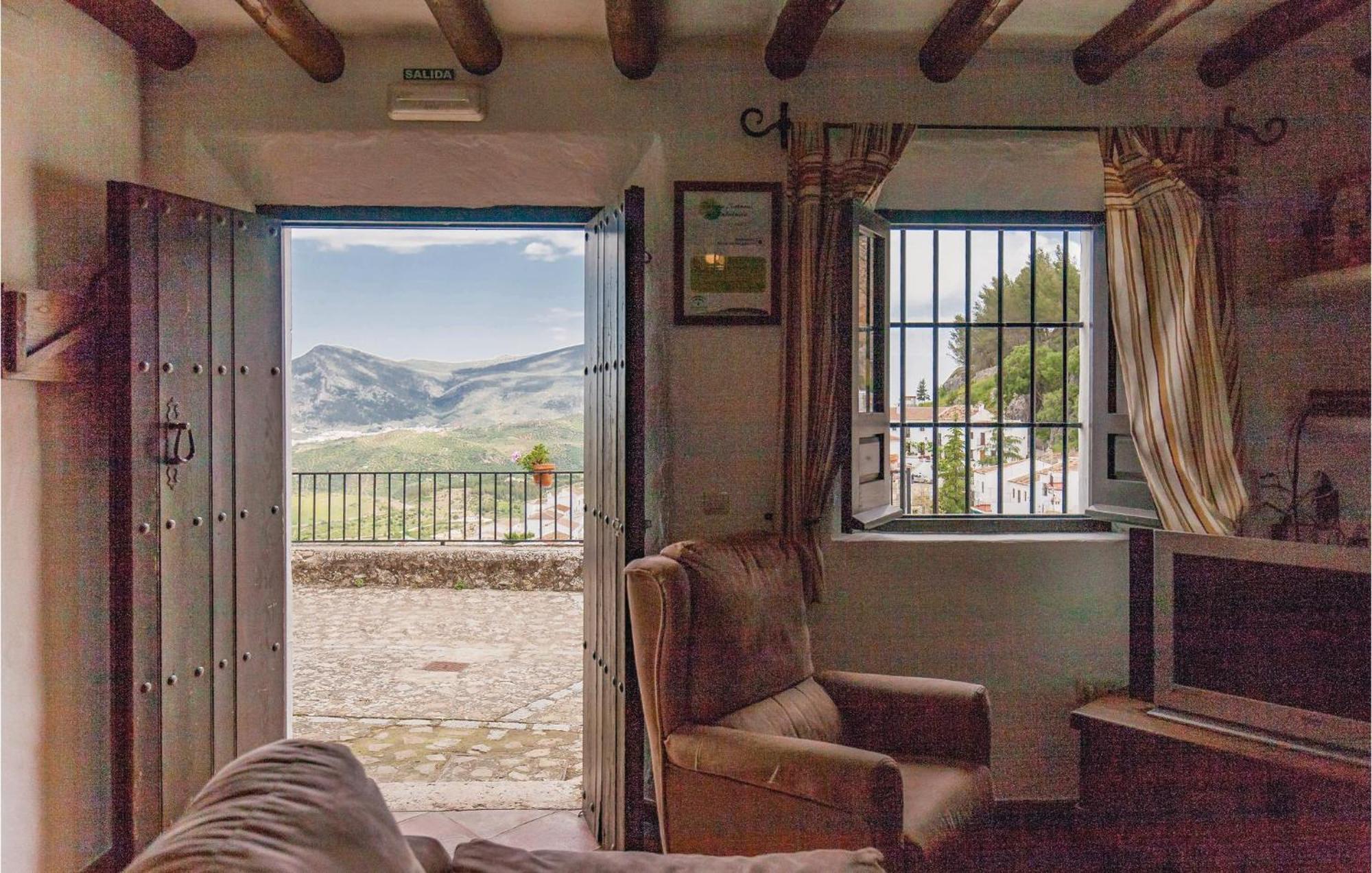 Cozy Home In Zahara De La Sierra With Kitchen Dış mekan fotoğraf