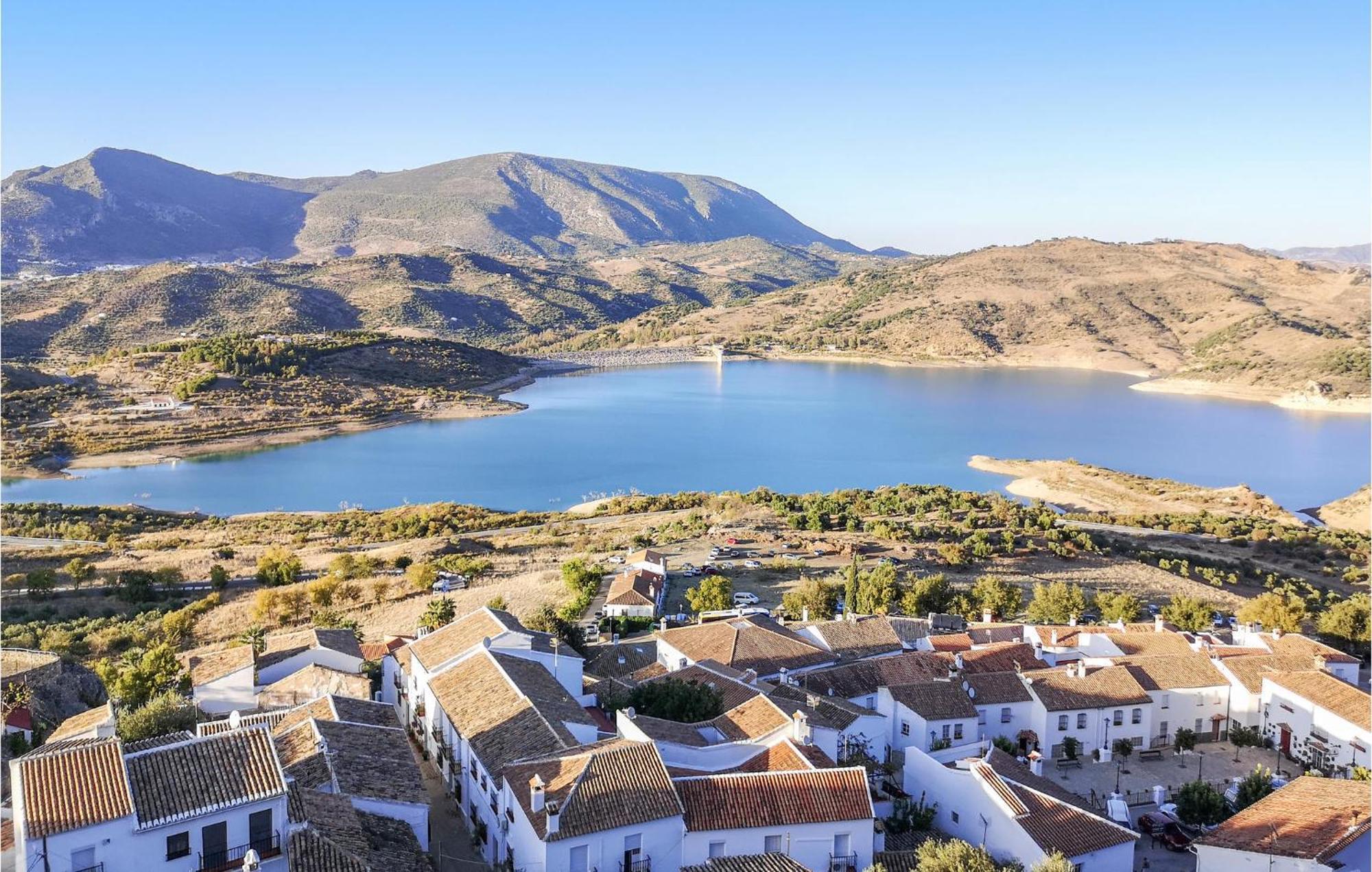 Cozy Home In Zahara De La Sierra With Kitchen Dış mekan fotoğraf