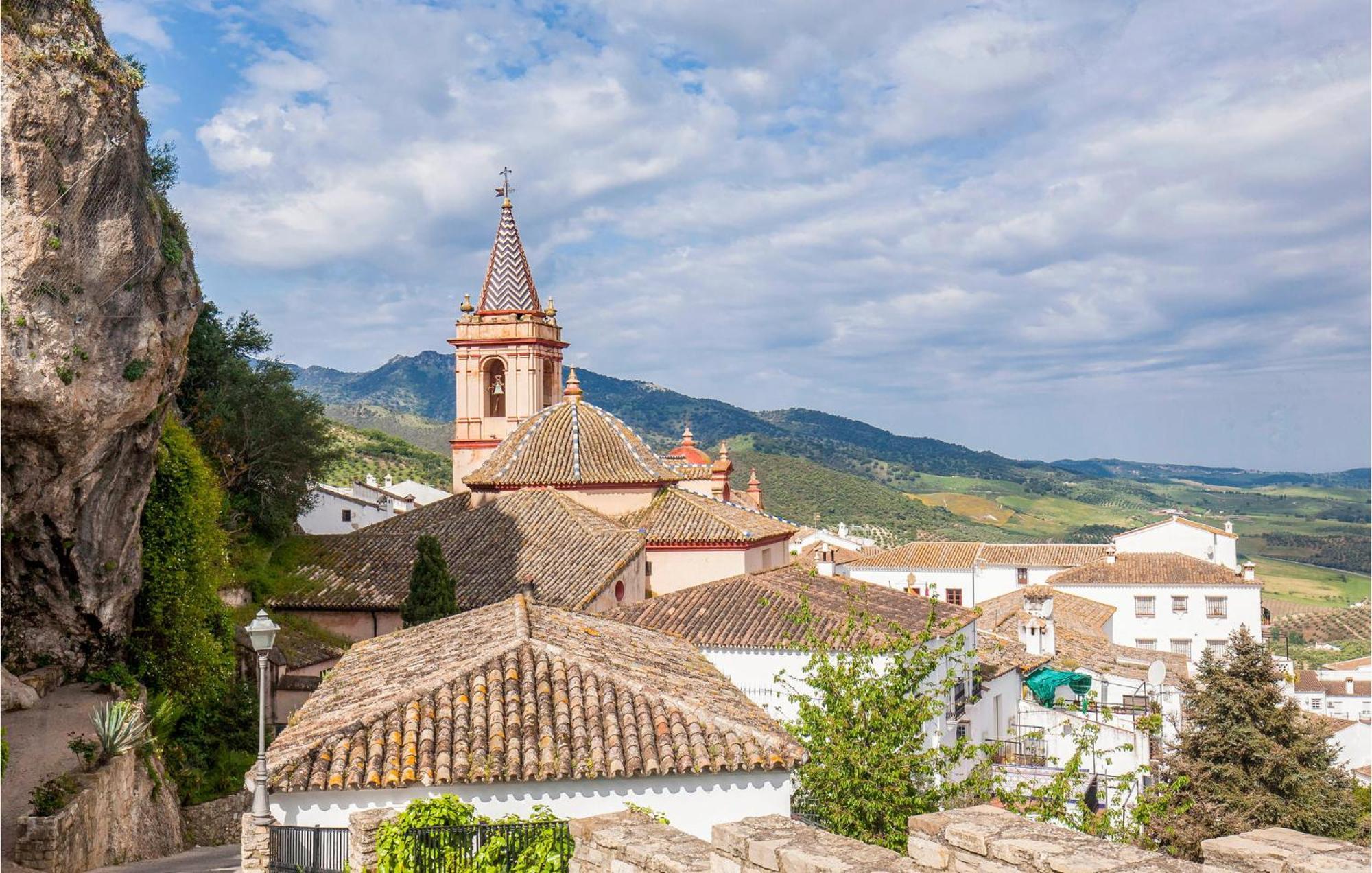 Cozy Home In Zahara De La Sierra With Kitchen Dış mekan fotoğraf